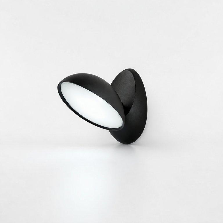 The Batona Wall Lamp — angle 1