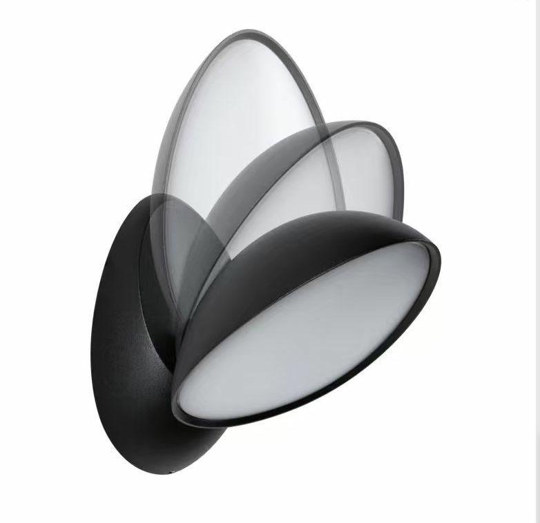 The Batona Wall Lamp — angle 3