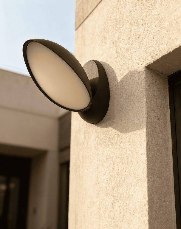 The Batona Wall Lamp — angle 4